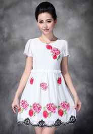 優(yōu)雅綻放 大碼刺繡牡丹禮服連衣裙，專為中年女士打造的夏裝套裙新風(fēng)尚